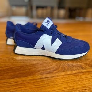 Women’s 8, Boys 6.5 New Balance, Blue, 327,
